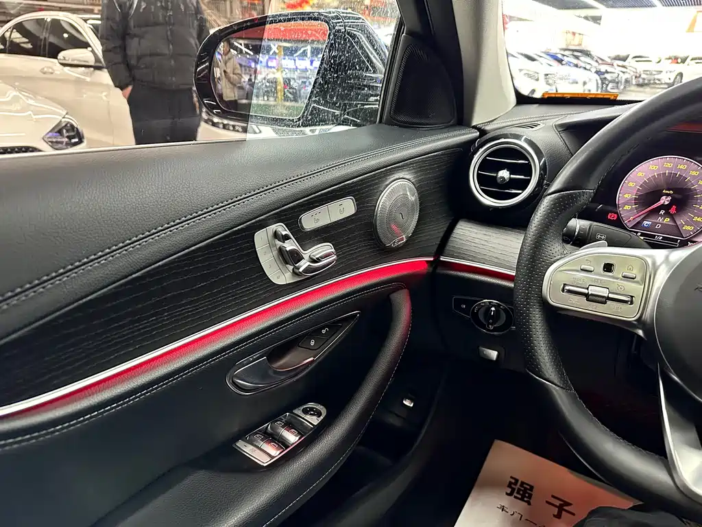 MERCEDES-BENZ E CLASS