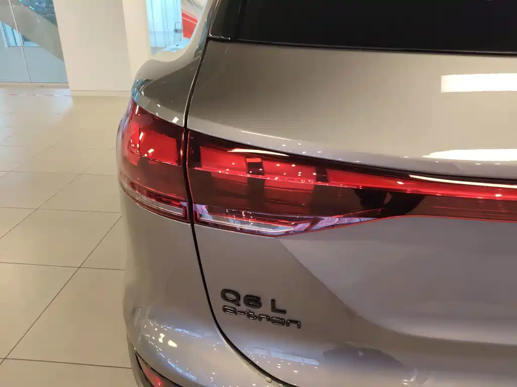 Audi Q6L e-tron — миниатюра 31