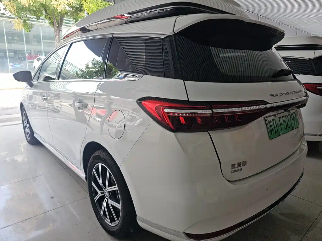 BYD MAX New Energy — миниатюра 10