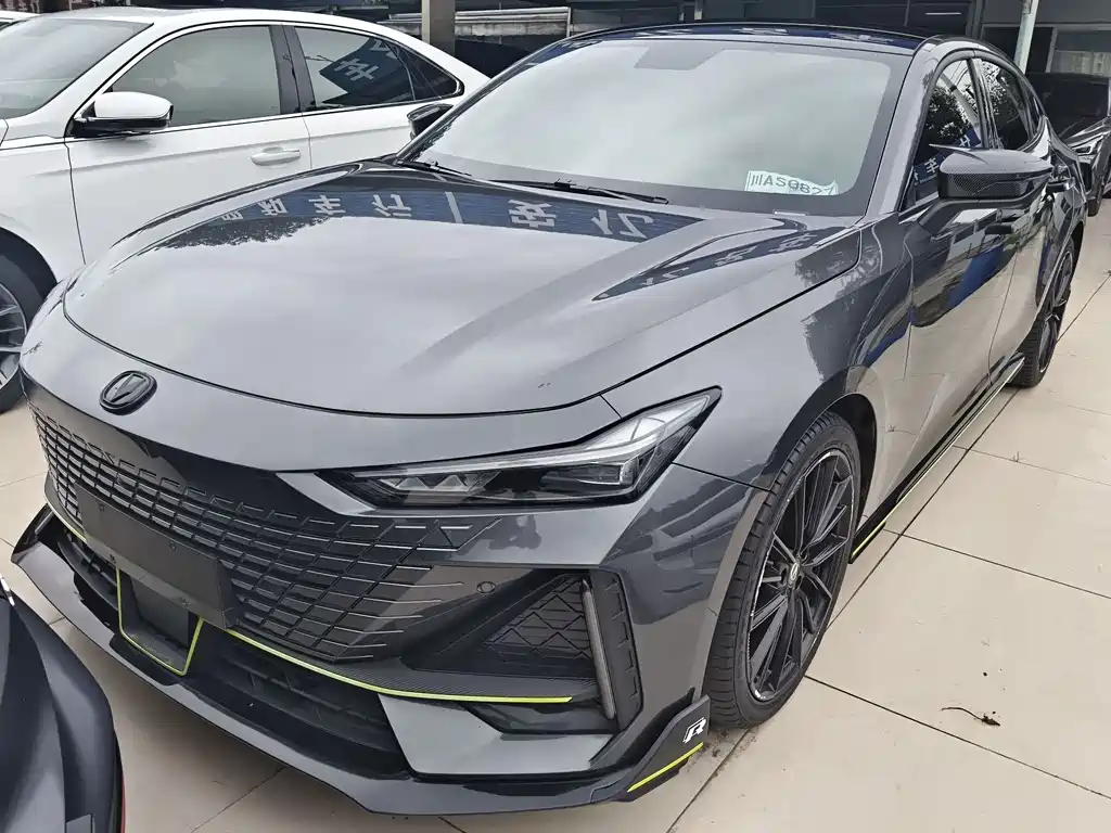Changan UNI-V 2022 1.5T Luxury
