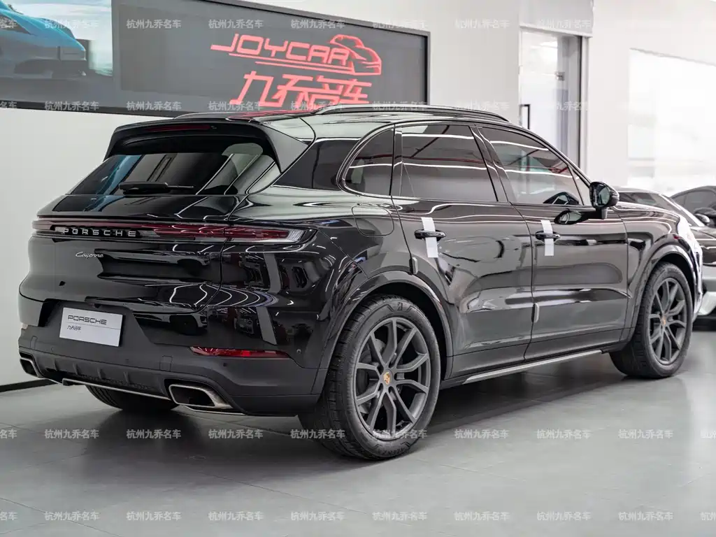 Porsche Cayenne — миниатюра 7