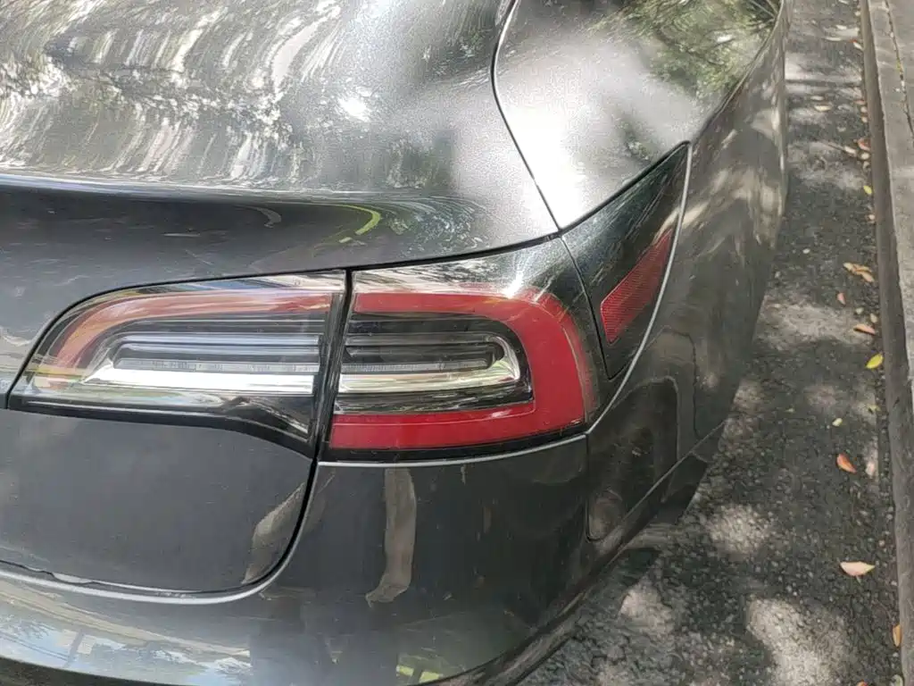 Tesla Model 3 — миниатюра 8