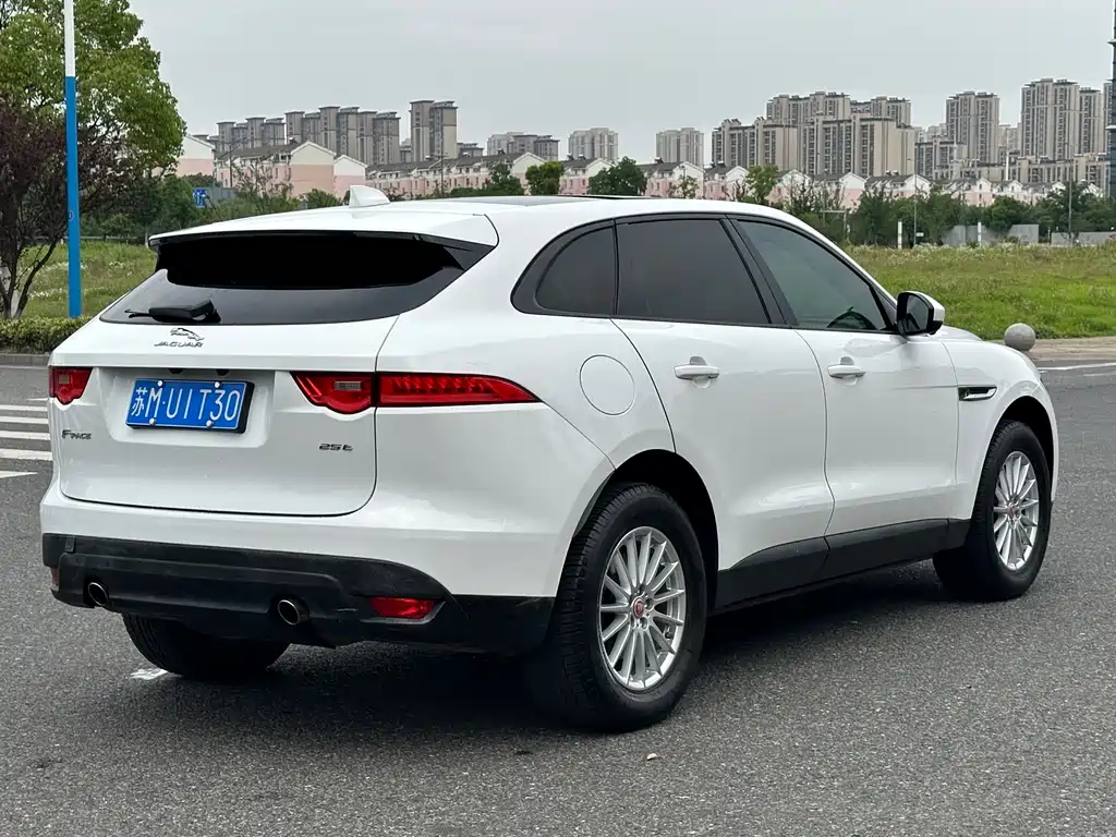 Jaguar F-Pace 2018 2.0T Premium