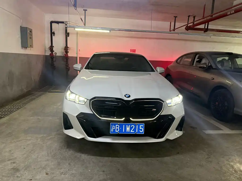 BMW 5 Series — миниатюра 2