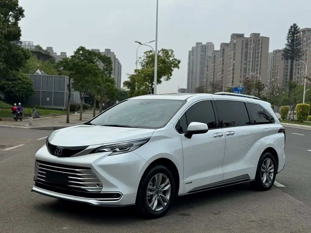 Toyota Sienna 2023