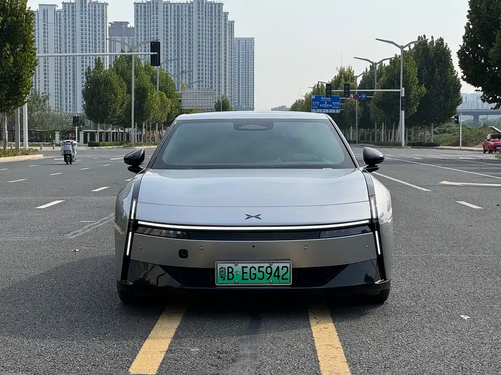 XPeng P7 — миниатюра 2