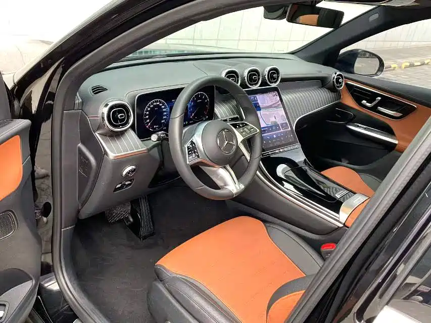 Mercedes-Benz GLC 2023 GLC 260 L 4MATIC 5 мест