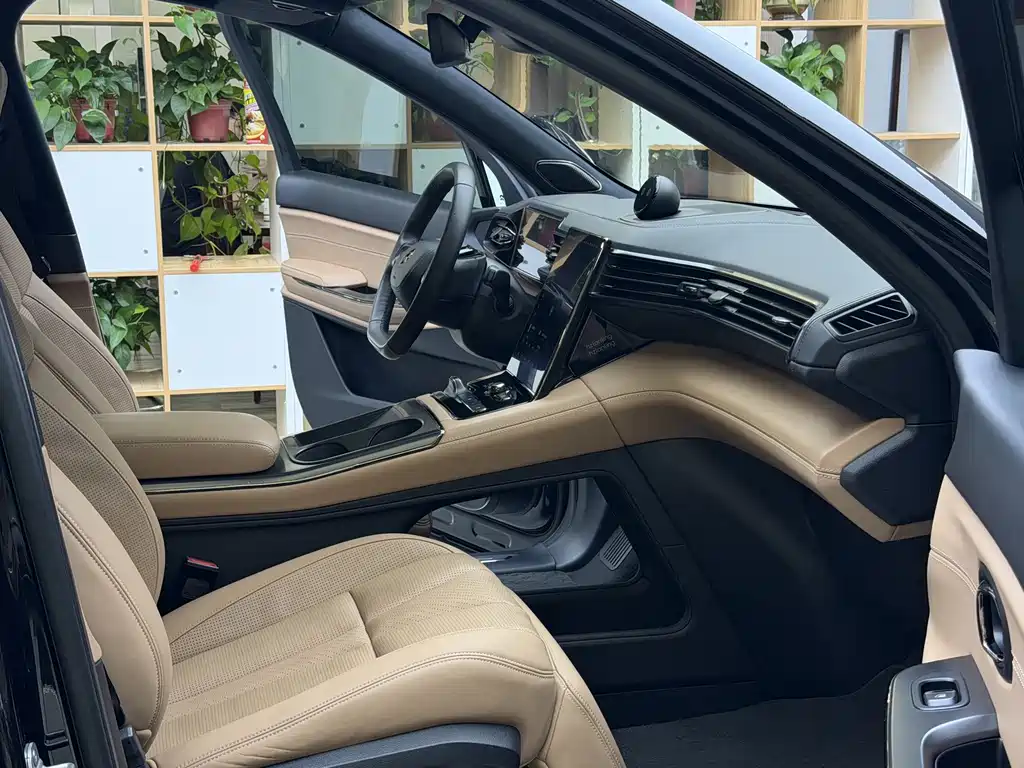 NIO ES8 — миниатюра 11