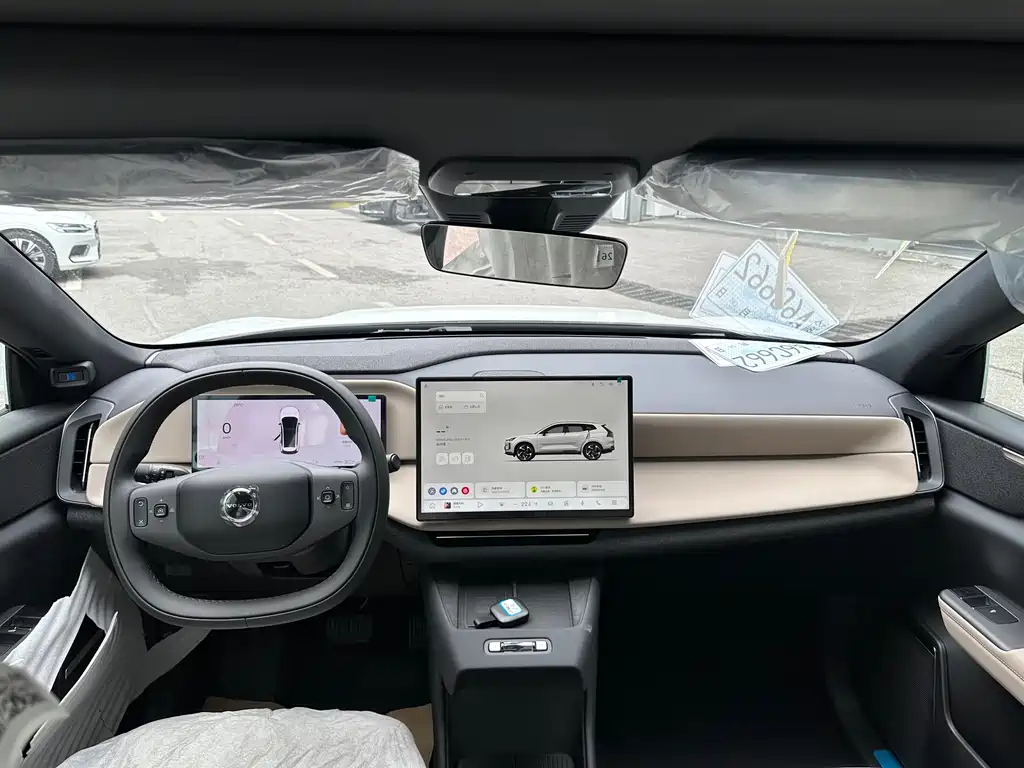 Volvo XC70 PHEV — миниатюра 10