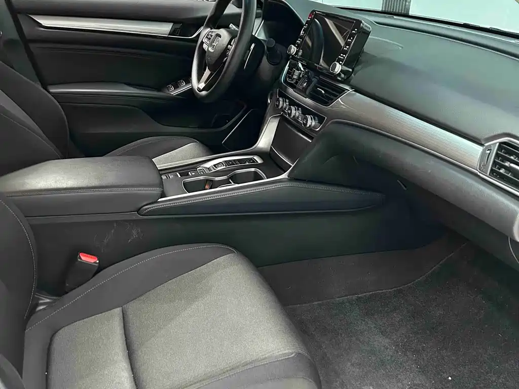 Honda Accord — миниатюра 9