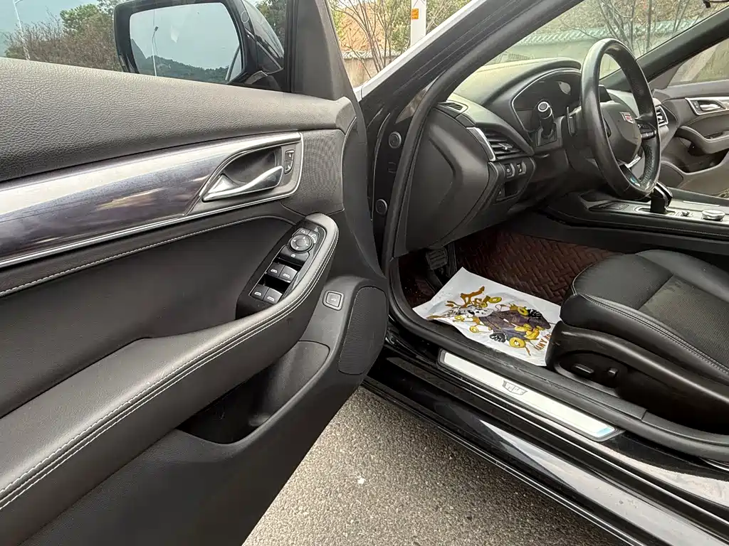 Cadillac CT5 — миниатюра 5