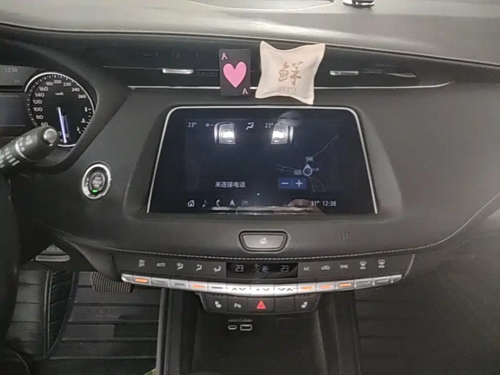 Cadillac XT4 — миниатюра 13
