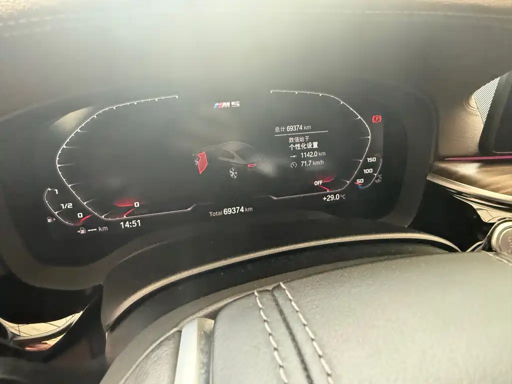 BMW 5 Series — миниатюра 24