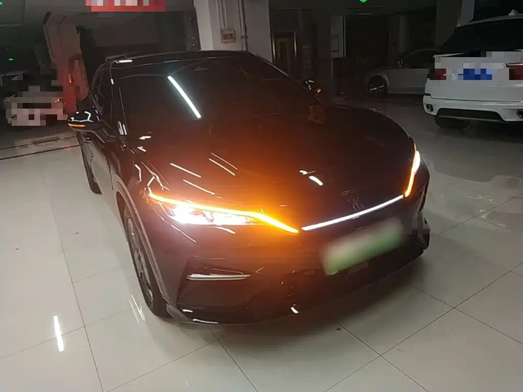 BYD L EV — миниатюра 4