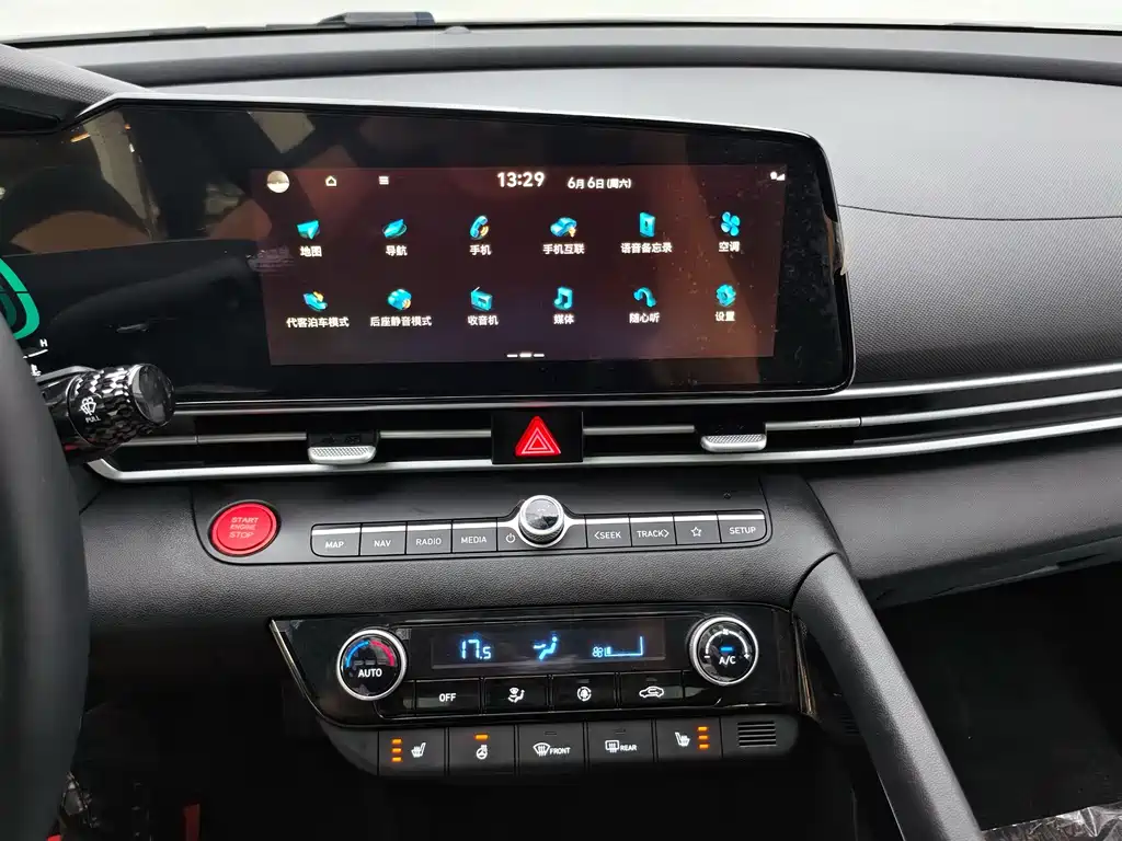 Hyundai Elantra — миниатюра 12