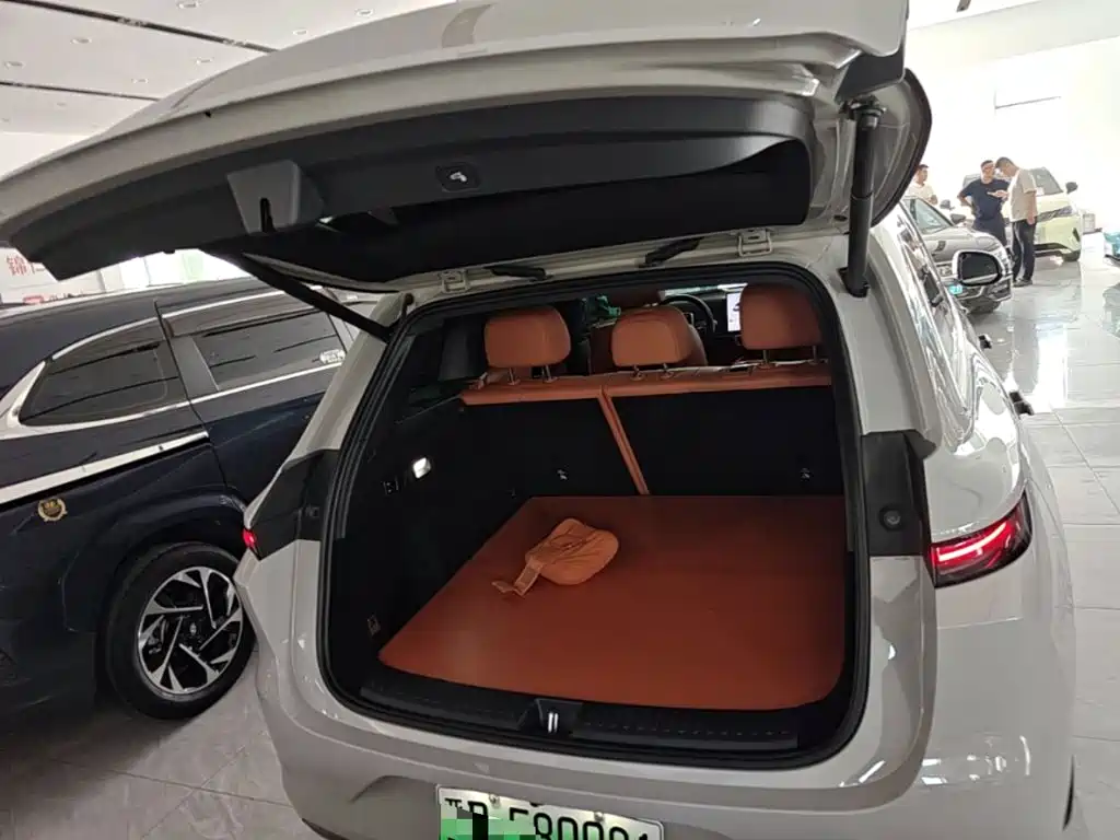 Li Auto Li L6 — миниатюра 19