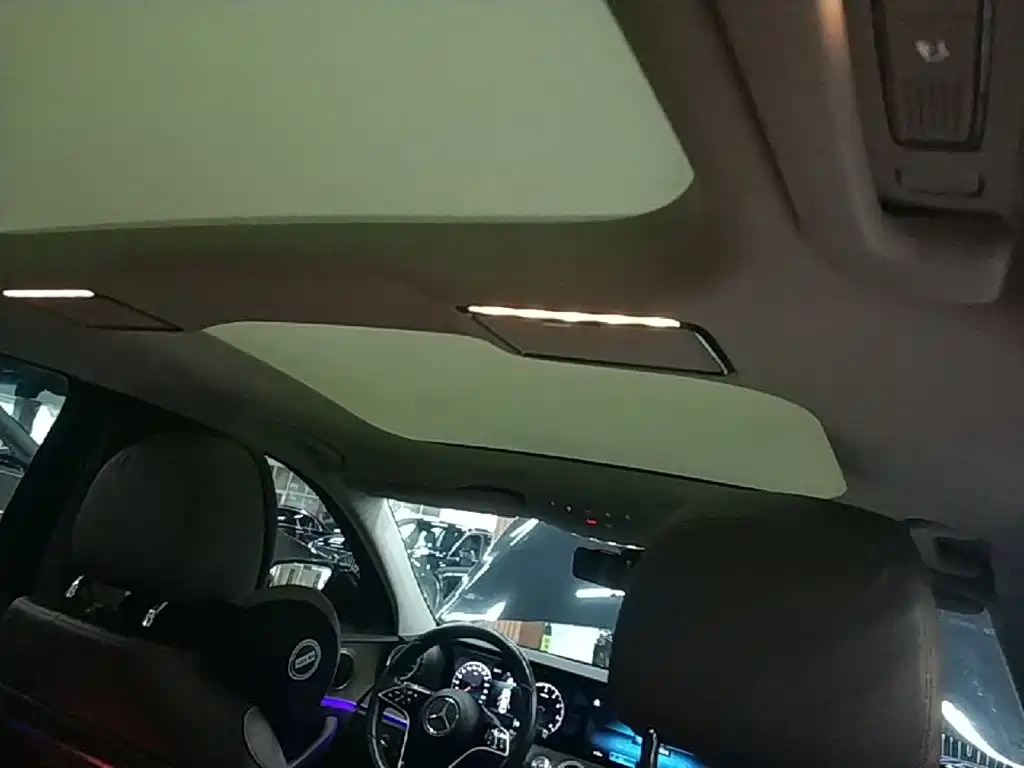 Mercedes-Benz E-Class — миниатюра 18