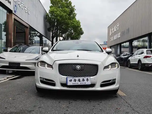 Jaguar XJ — миниатюра 2