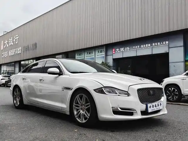 Jaguar XJ — миниатюра 3