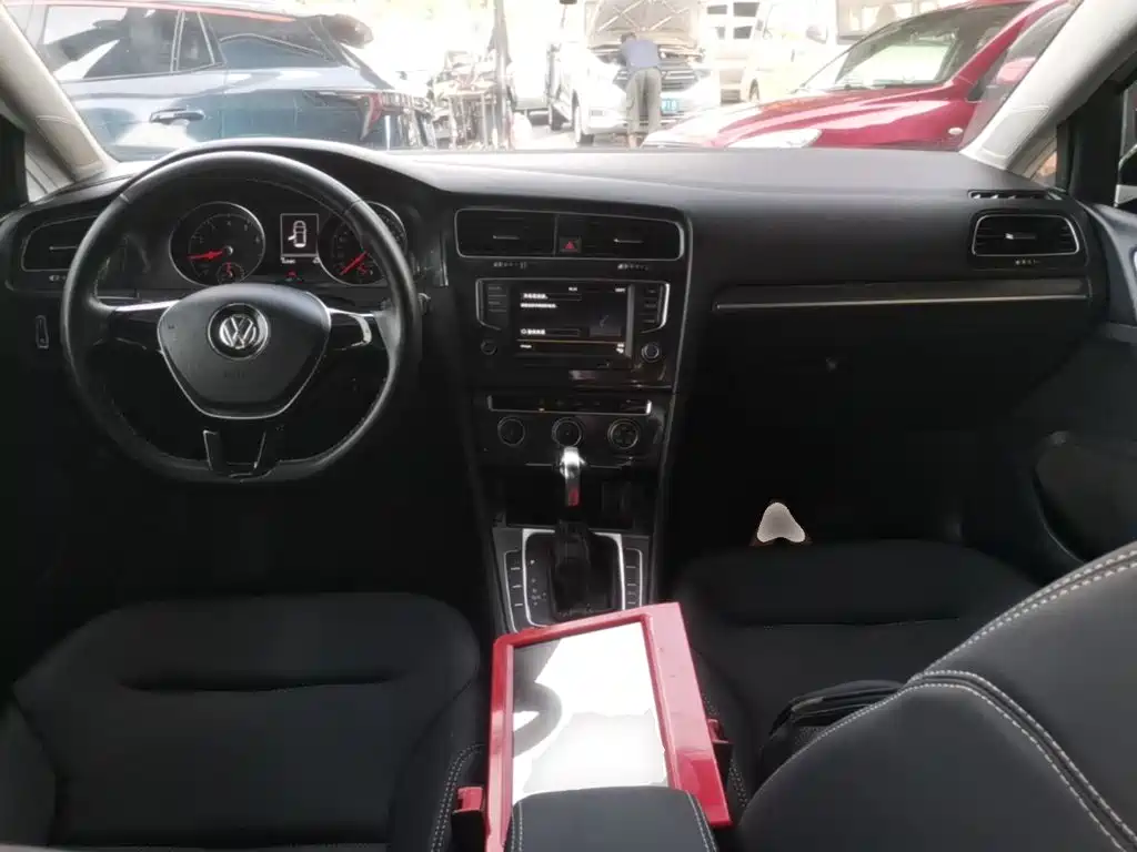 Volkswagen Golf — миниатюра 10