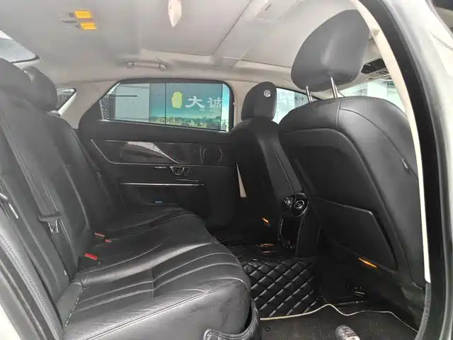 Jaguar XJ — миниатюра 14