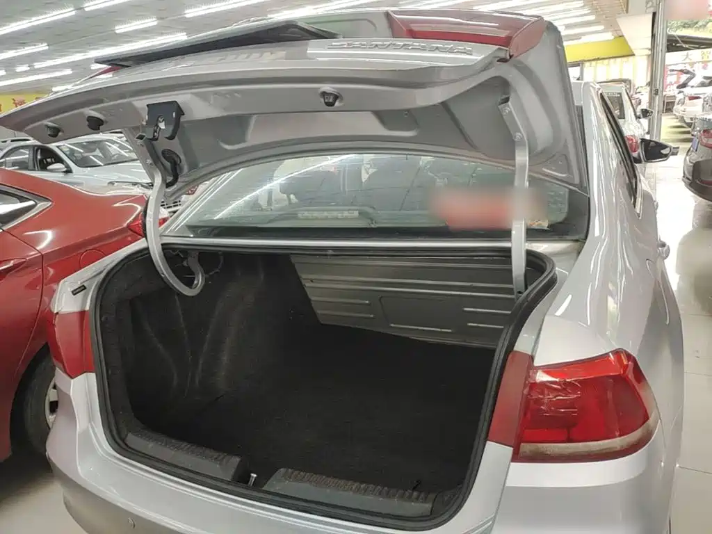 Volkswagen Santana — миниатюра 19