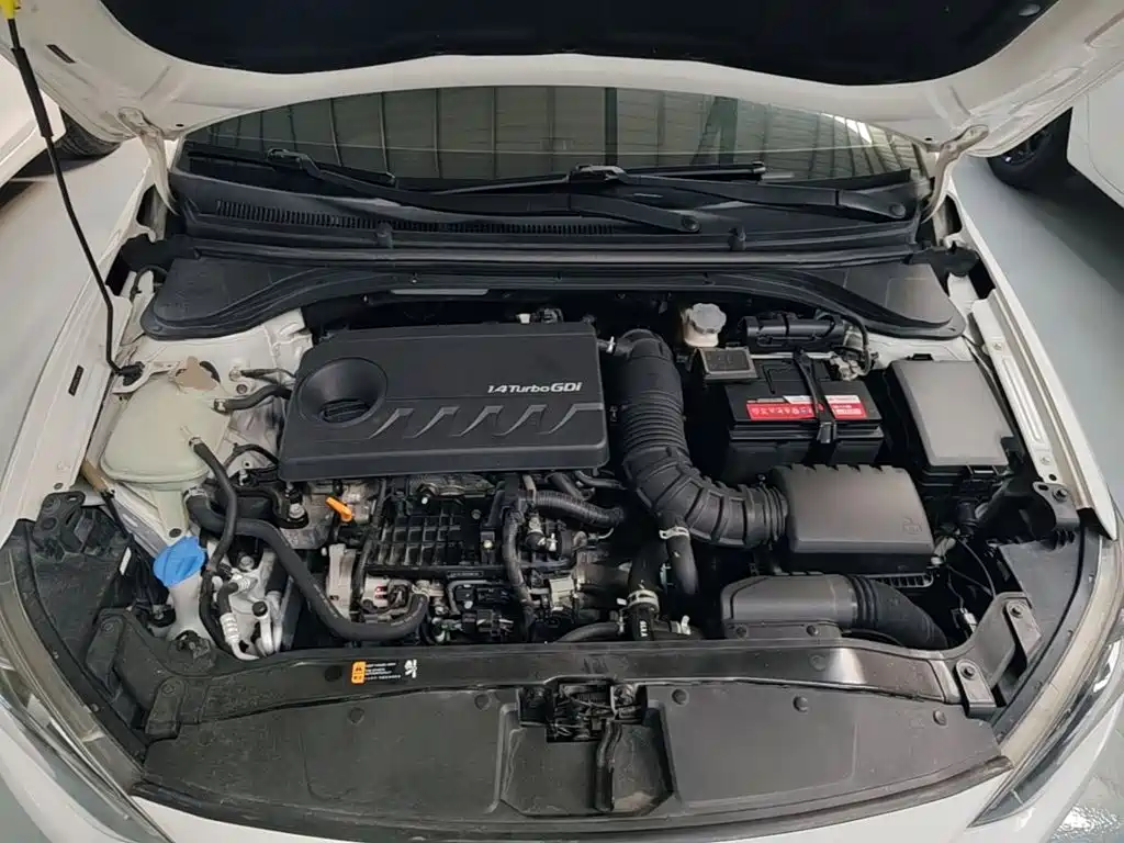 Hyundai Elantra — миниатюра 20