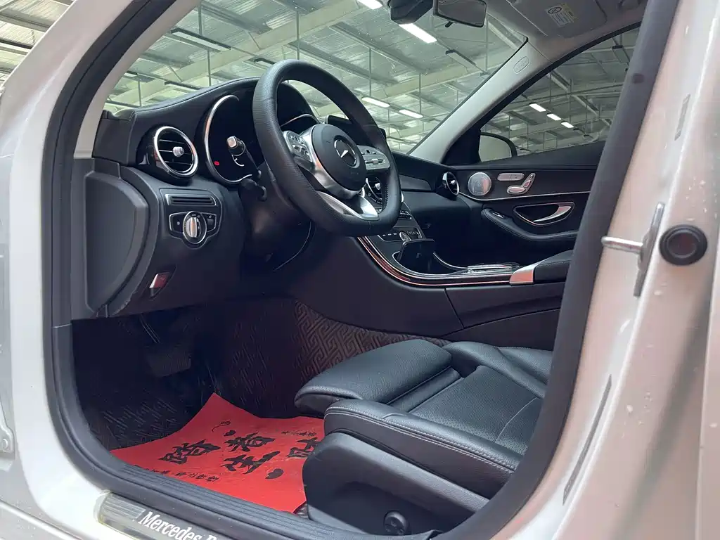 Mercedes-Benz C-Class — миниатюра 13
