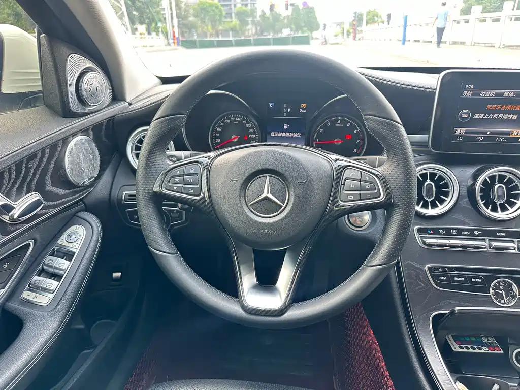 Mercedes-Benz C-Class — миниатюра 11