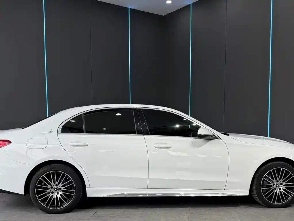Mercedes-Benz C-Class — миниатюра 4