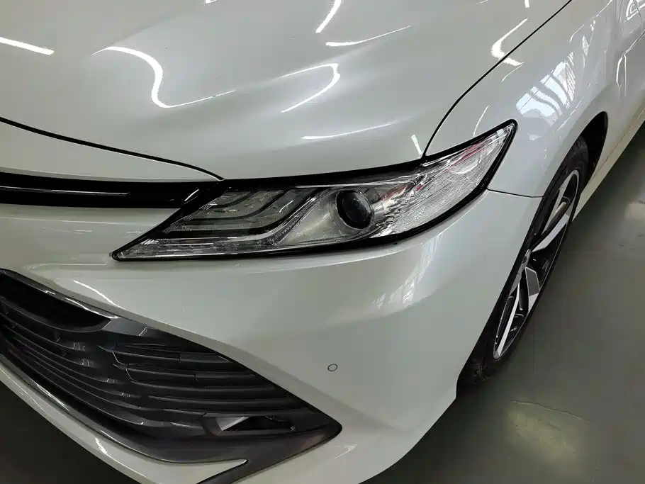 Toyota Camry — миниатюра 5