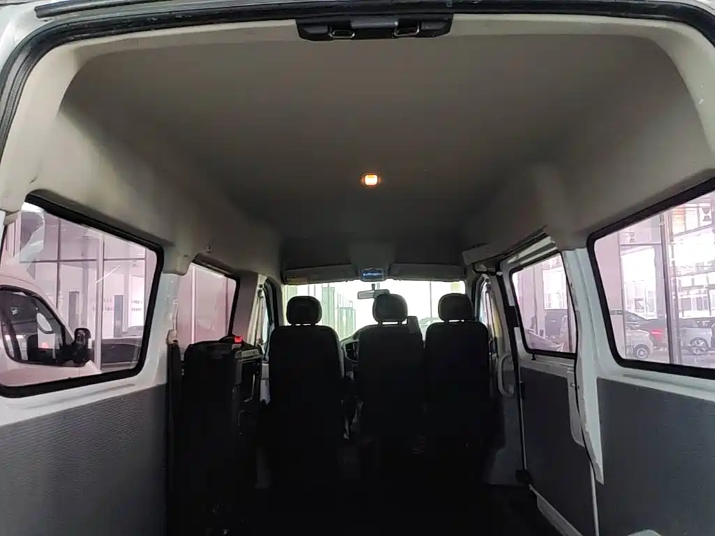 MAXUS V80 — миниатюра 18