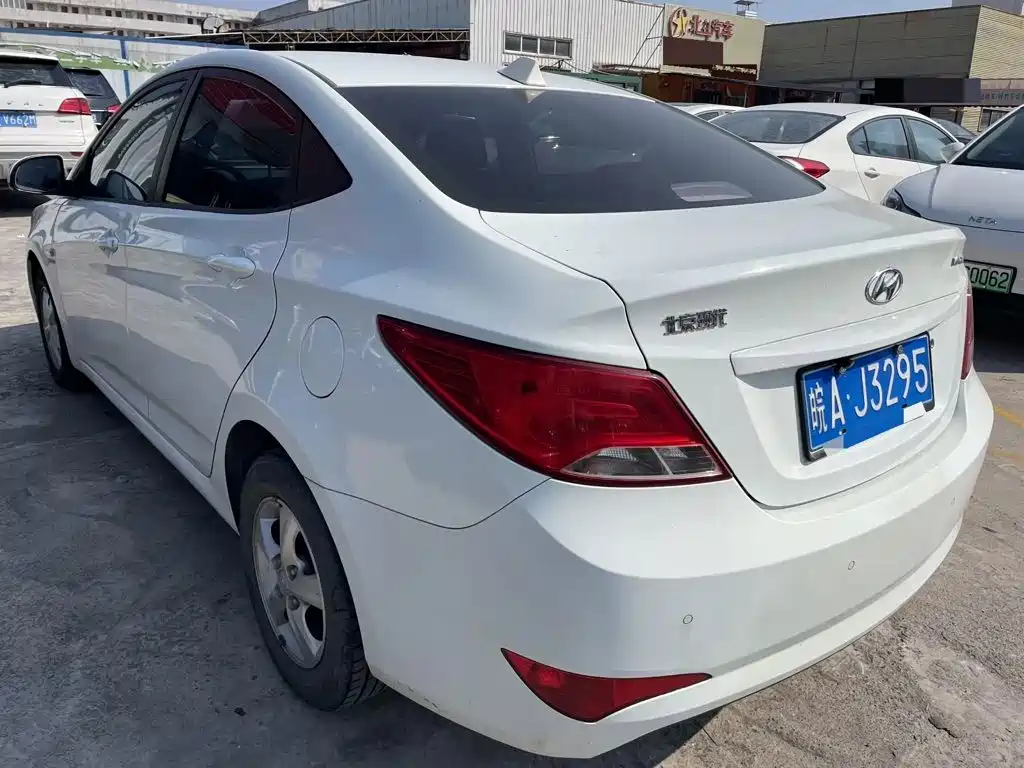 Hyundai Verna — миниатюра 7