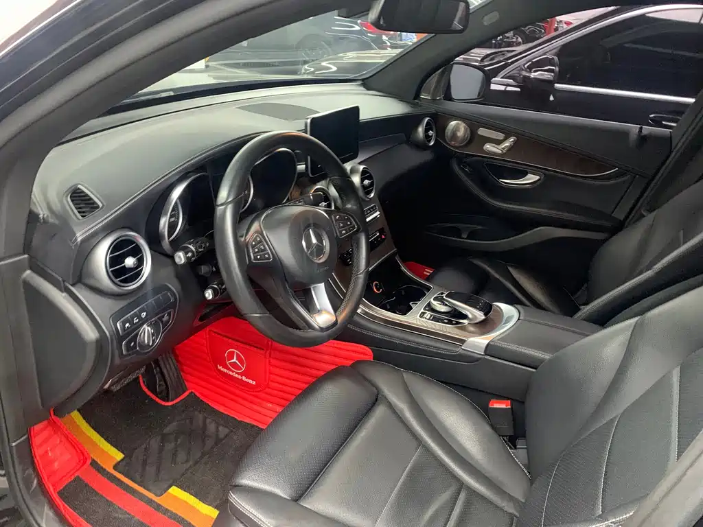 Mercedes-Benz GLC 2018 GLC 300 4MATIC