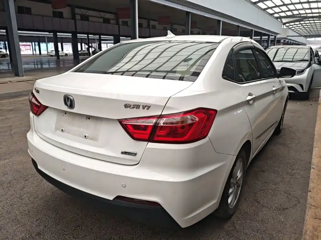 Changan V7 — миниатюра 7