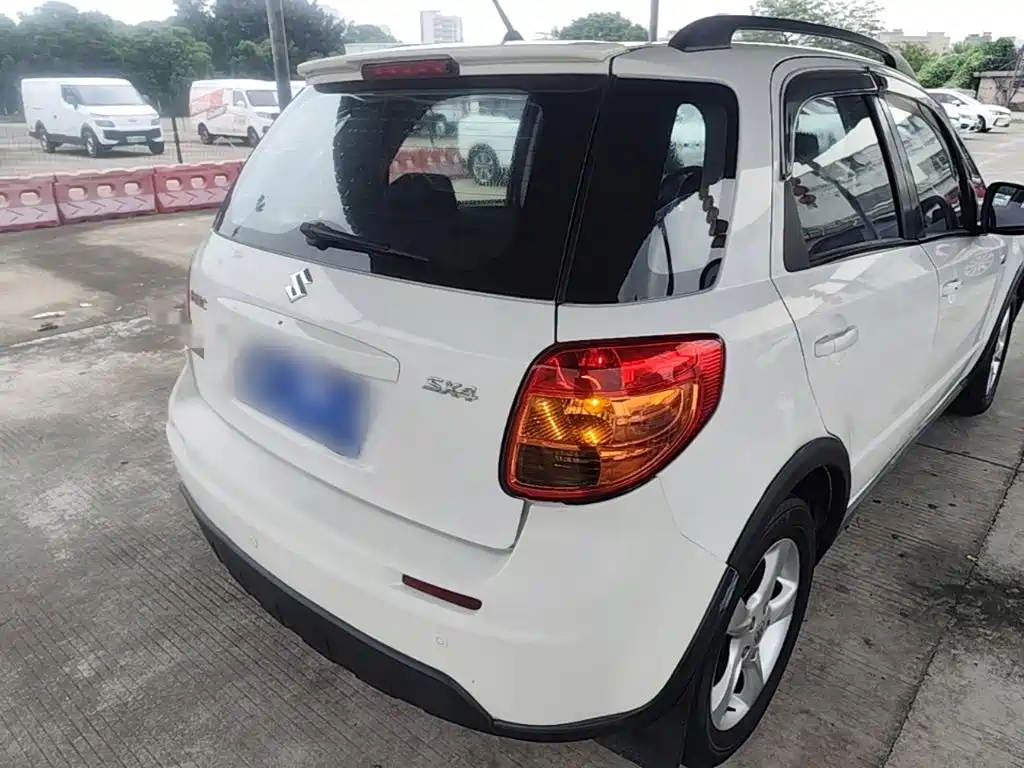 Suzuki SX4 — миниатюра 7