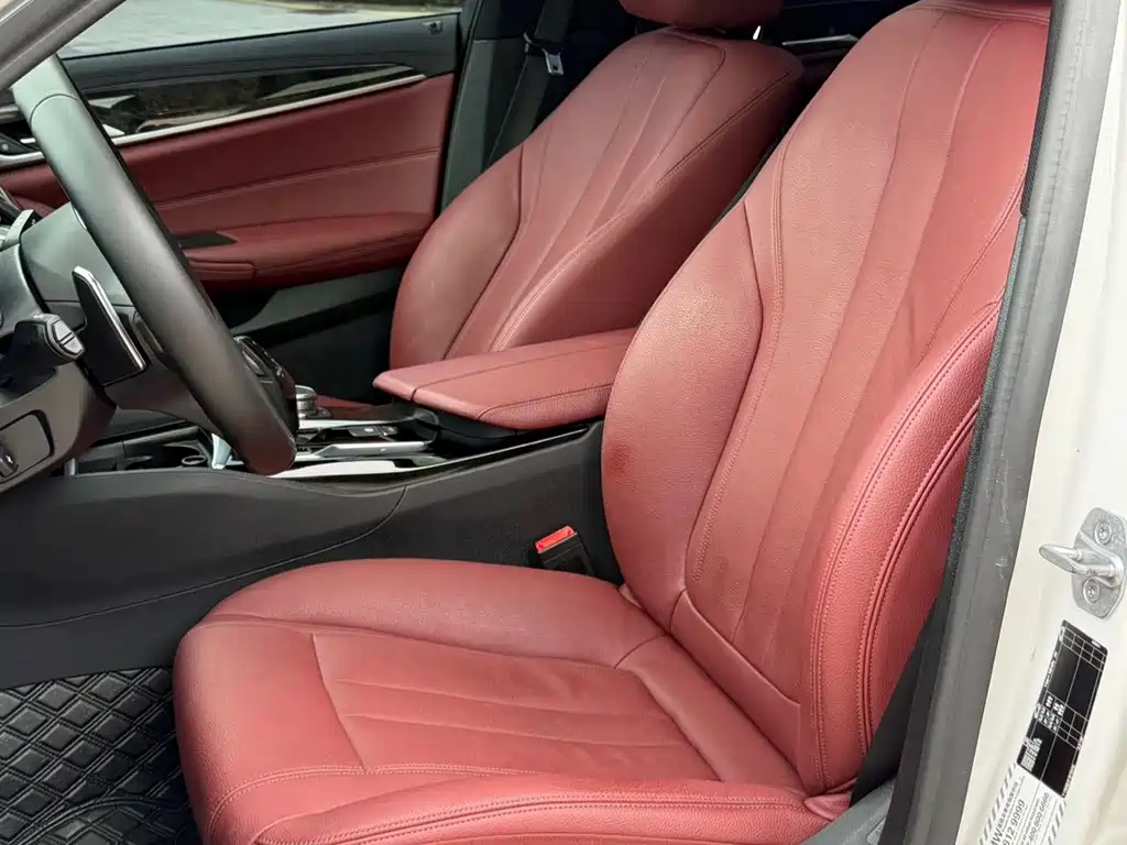 BMW 5 Series — миниатюра 4