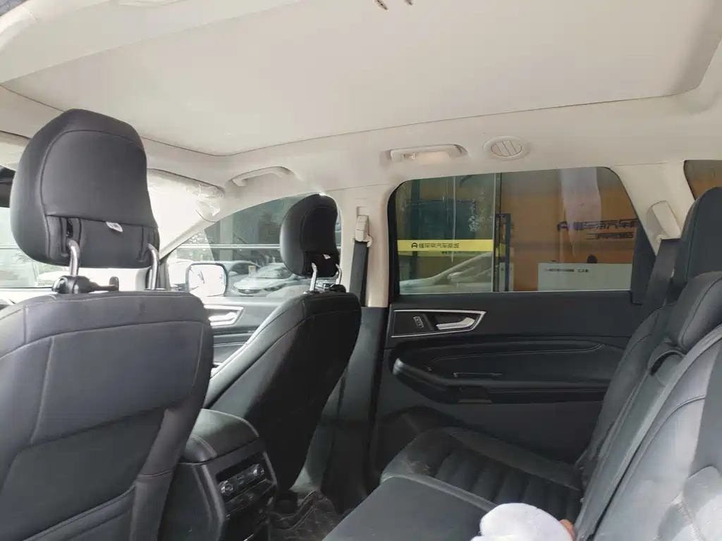 Ford Edge — миниатюра 6