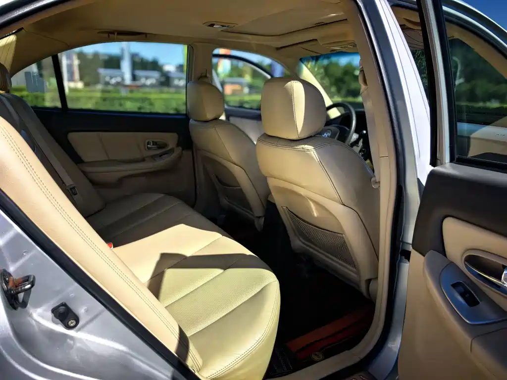 Hyundai Elantra — миниатюра 12
