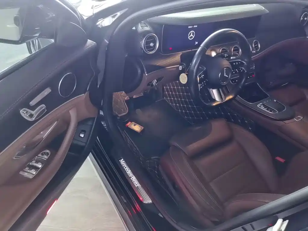 Mercedes-Benz E-Class — миниатюра 16