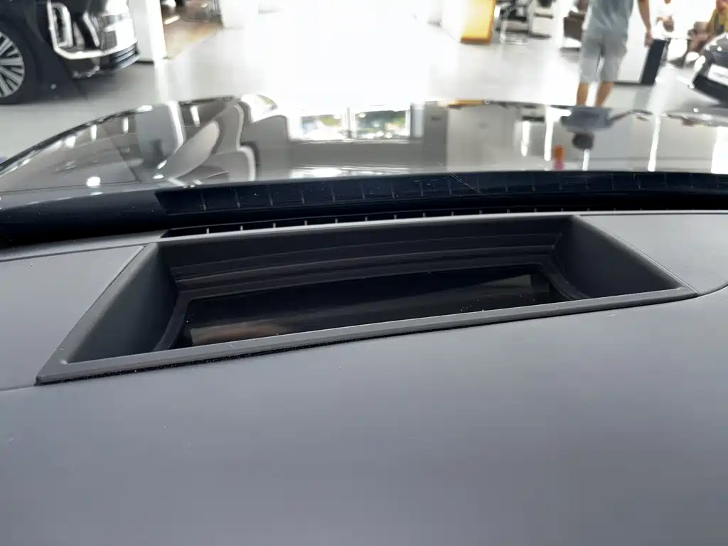 NIO ES8 — миниатюра 18