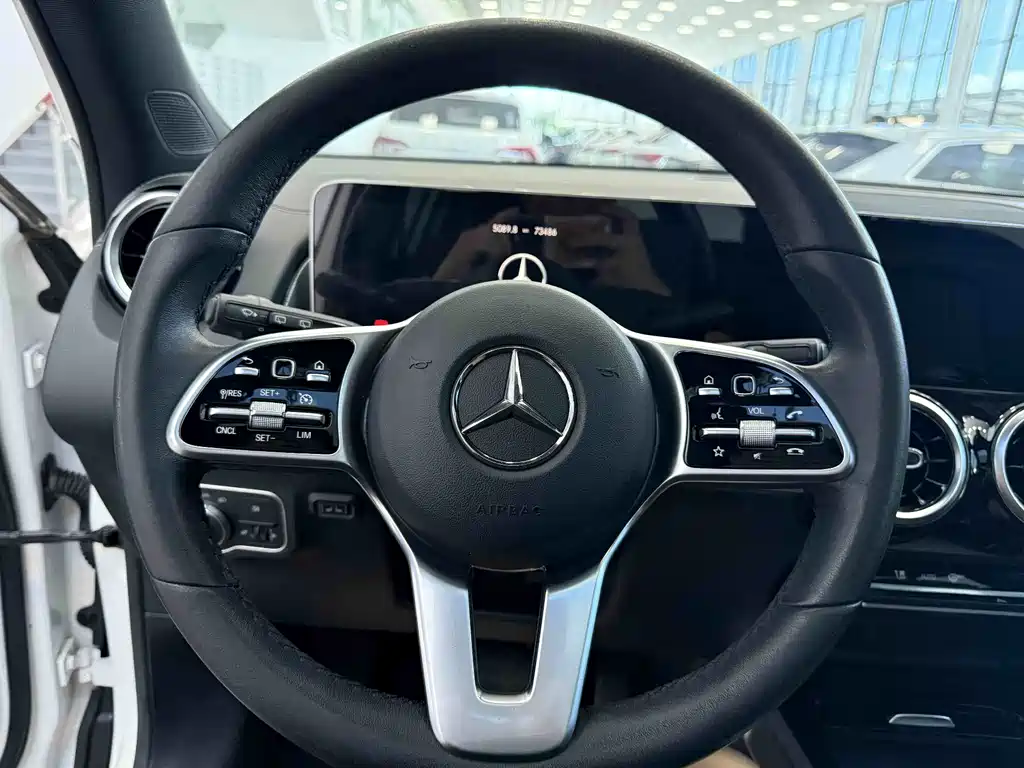 Mercedes-Benz GLB — миниатюра 25
