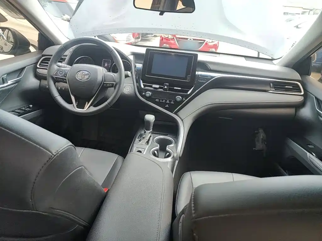 Toyota Camry — миниатюра 10