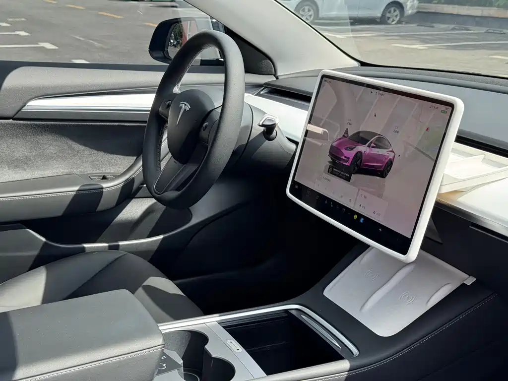 Tesla Model 3 — миниатюра 11
