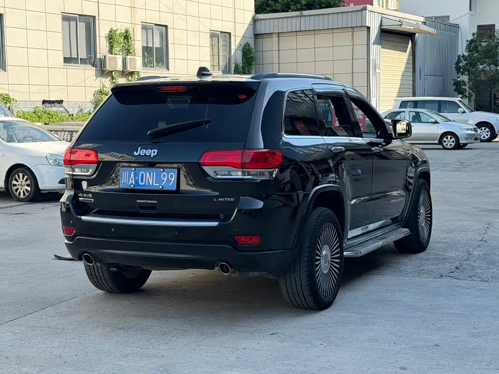 Jeep Grand Cherokee (Import) — миниатюра 13