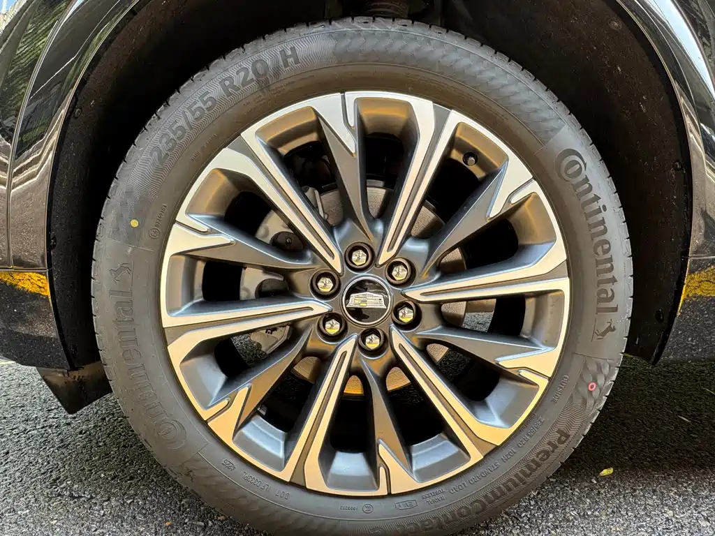 Cadillac XT5 — миниатюра 4
