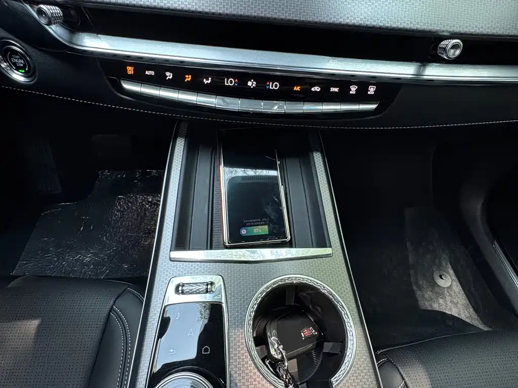 Cadillac XT5 — миниатюра 11
