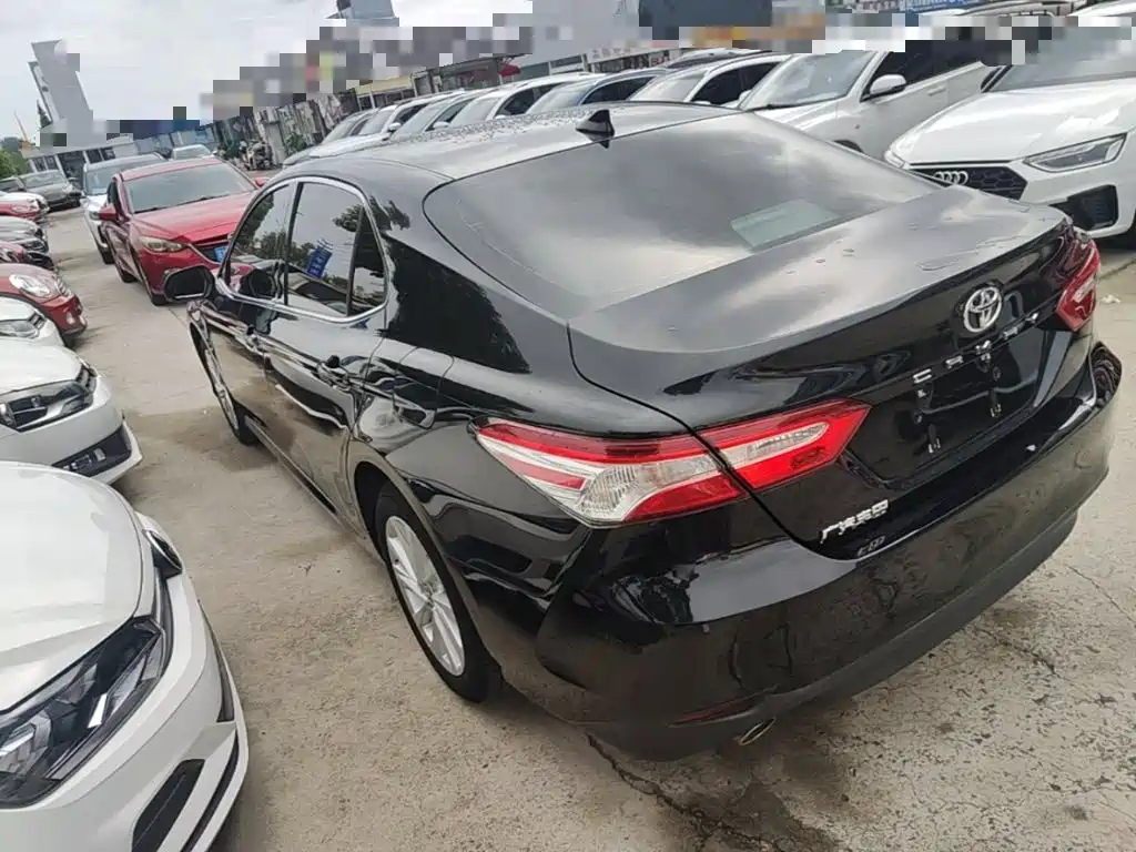 Toyota Camry — миниатюра 5
