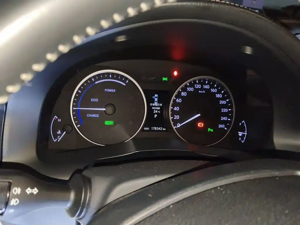 Lexus ES — миниатюра 12