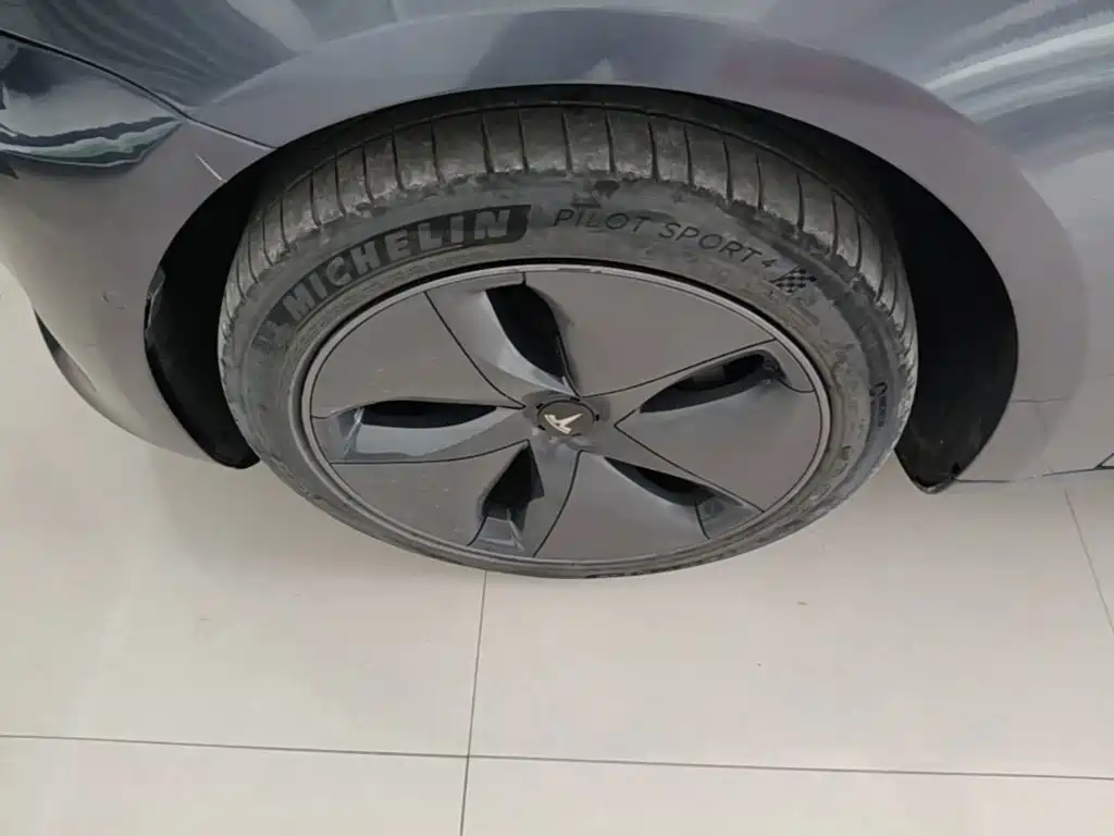 Tesla Model 3 — миниатюра 23